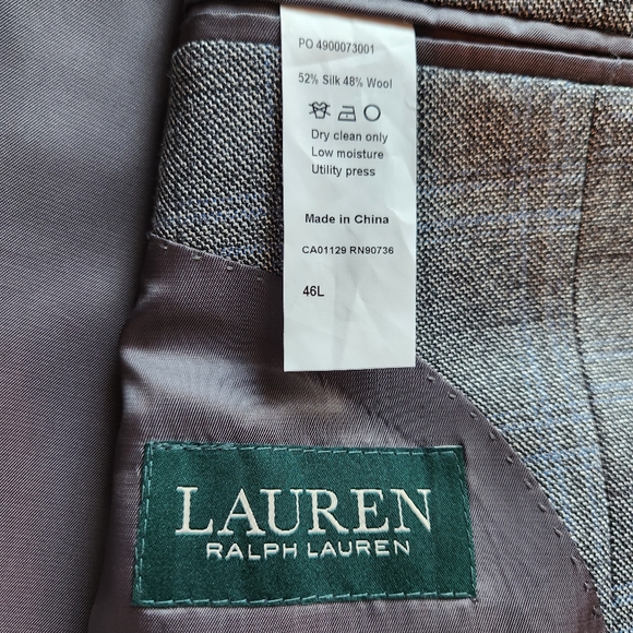 Suit - Picture 6 of 7